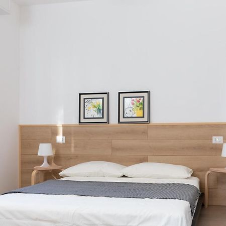 New Exclusive Melegnano Apartments- Near Train Station Exteriör bild