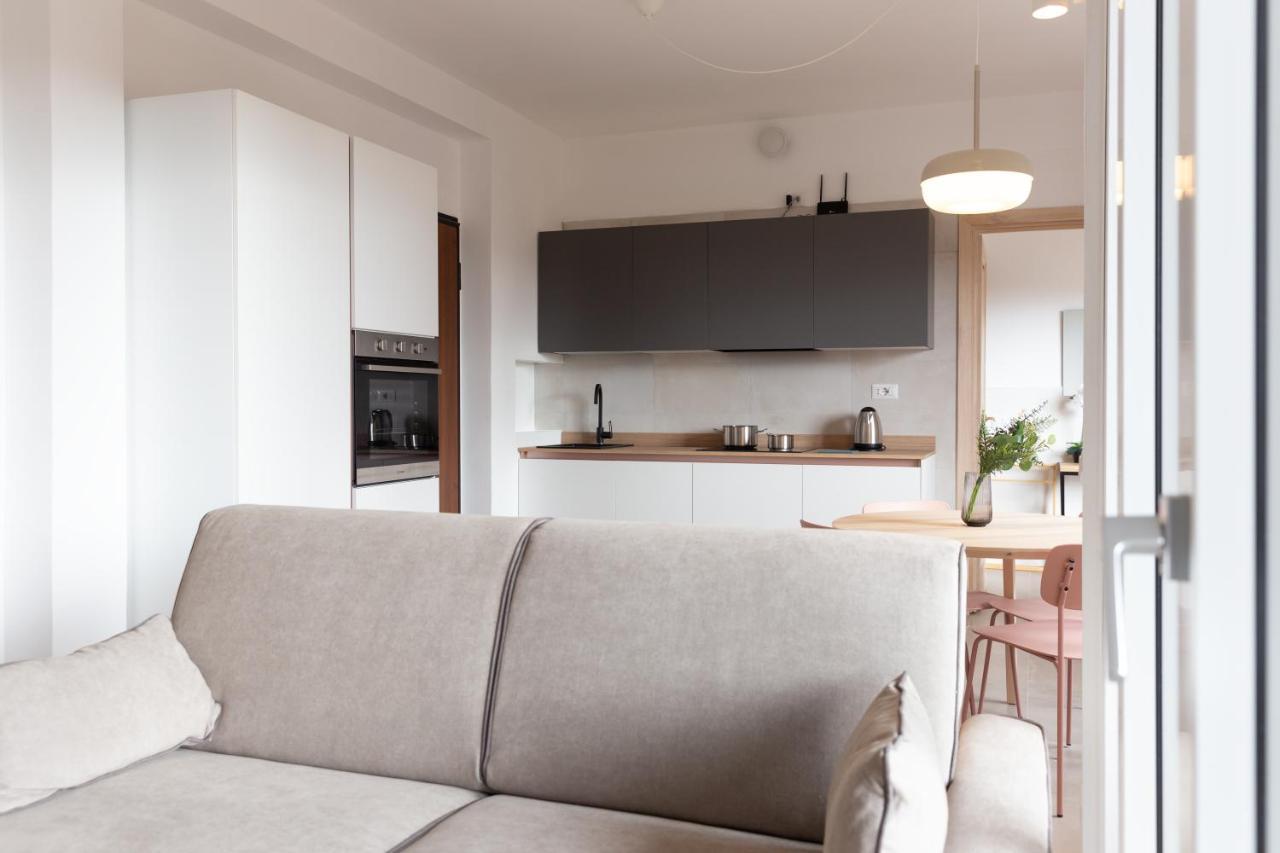 New Exclusive Melegnano Apartments- Near Train Station Exteriör bild