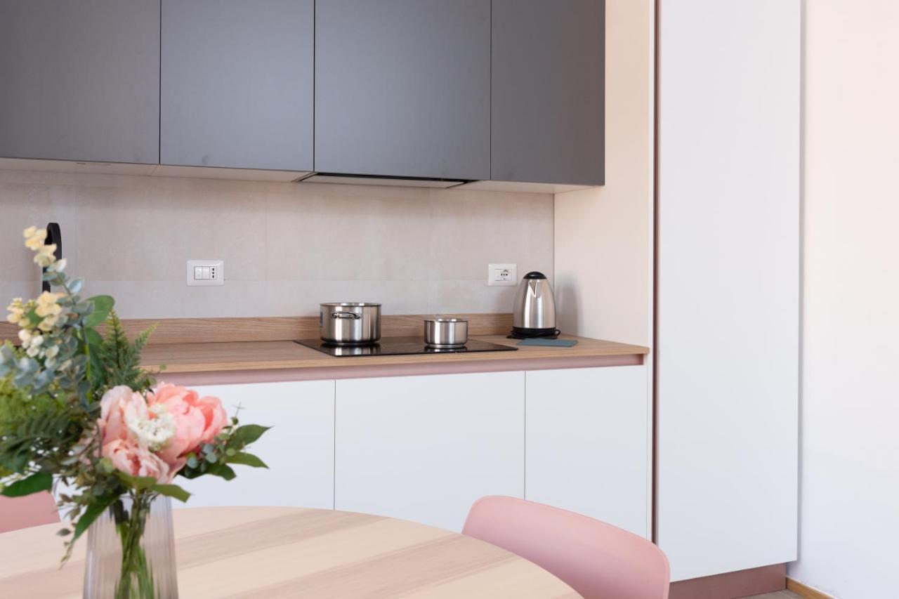 New Exclusive Melegnano Apartments- Near Train Station Exteriör bild